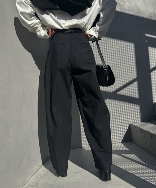 WILLFULLY(ウィルフリー)の「thick belt loop tuck wide PT(その他パンツ・レディース・モカ/ブラック・S/M)」の10枚目の写真