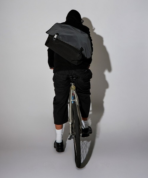 PACKING(パッキング)の「【PACKING】BLACK REFLECTIVE MESSENGER PA-058(メッセンジャーバッグ・メンズ・ブラック・FREE)」の9枚目の写真