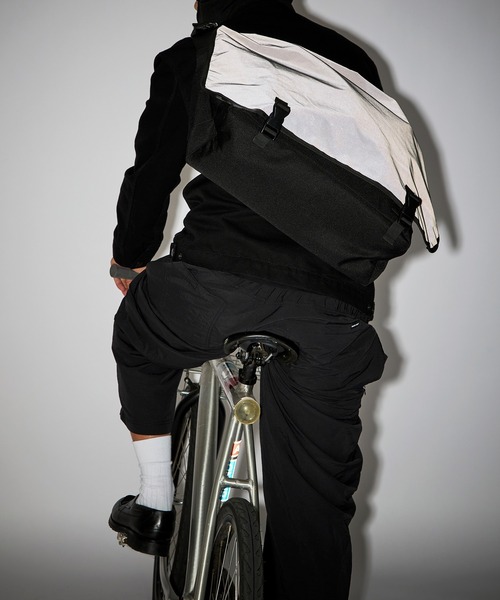 PACKING(パッキング)の「【PACKING】BLACK REFLECTIVE MESSENGER PA-058(メッセンジャーバッグ・メンズ・ブラック・FREE)」の14枚目の写真