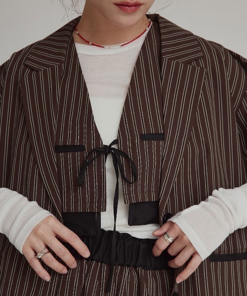 W:Huku(フーク)の「【W:Huku / ブロードストライプ】ショート ベスト / Broad Stripe Short Vest(ベスト・レディース・ブラウン/ベージュ/ブラック/ブルー・FREE)」の8枚目の写真