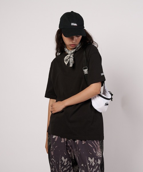 FIRST DOWN（ファーストダウン）の「ファーストライトロゴ スリーブTシャツ（Tシャツ/カットソー・メンズ・ブラック/ホワイト/杢グレー・XL/L/M/S/XXL）」の2枚目の写真