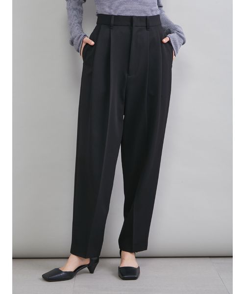 Mila Owen(ミラオーウェン)の「2タックテーパードパンツ(その他パンツ・レディース・キャメル/ブルー/ブラック・0/1)」の8枚目の写真