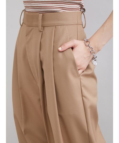 Mila Owen(ミラオーウェン)の「2タックテーパードパンツ(その他パンツ・レディース・キャメル/ブルー/ブラック・0/1)」の12枚目の写真