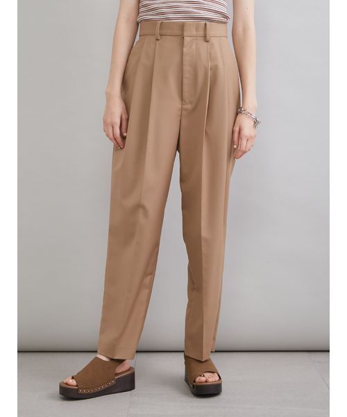 Mila Owen(ミラオーウェン)の「2タックテーパードパンツ(その他パンツ・レディース・キャメル/ブルー/ブラック・0/1)」の15枚目の写真