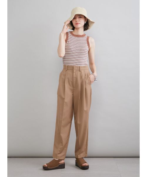 Mila Owen(ミラオーウェン)の「2タックテーパードパンツ(その他パンツ・レディース・キャメル/ブルー/ブラック・0/1)」の16枚目の写真