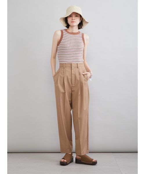 Mila Owen(ミラオーウェン)の「2タックテーパードパンツ(その他パンツ・レディース・キャメル/ブルー/ブラック・0/1)」の18枚目の写真