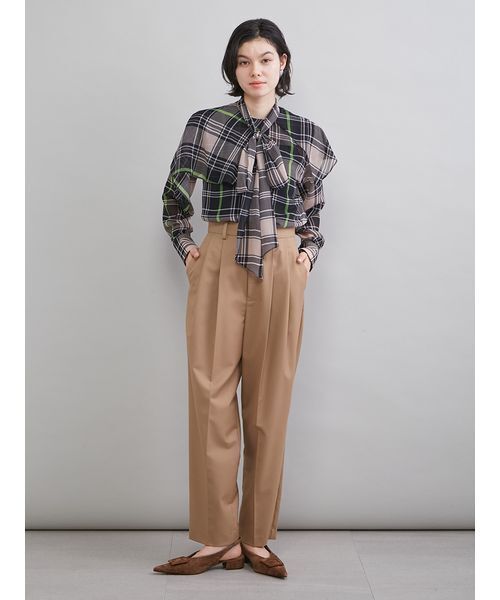 Mila Owen(ミラオーウェン)の「2タックテーパードパンツ(その他パンツ・レディース・キャメル/ブルー/ブラック・0/1)」の21枚目の写真