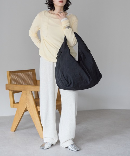 &MARKS(アンドマークス)の「N28【大容量・ポケット多数】ナイロンワンショルダーバッグ(ショルダーバッグ・レディース・ブラック/イエロー/ネイビー/ベージュ/レッド/ブラウン・FREE)」の11枚目の写真