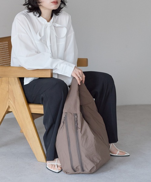 &MARKS(アンドマークス)の「N28【大容量・ポケット多数】ナイロンワンショルダーバッグ(ショルダーバッグ・レディース・ブラック/イエロー/ネイビー/ベージュ/レッド/ブラウン・FREE)」の15枚目の写真