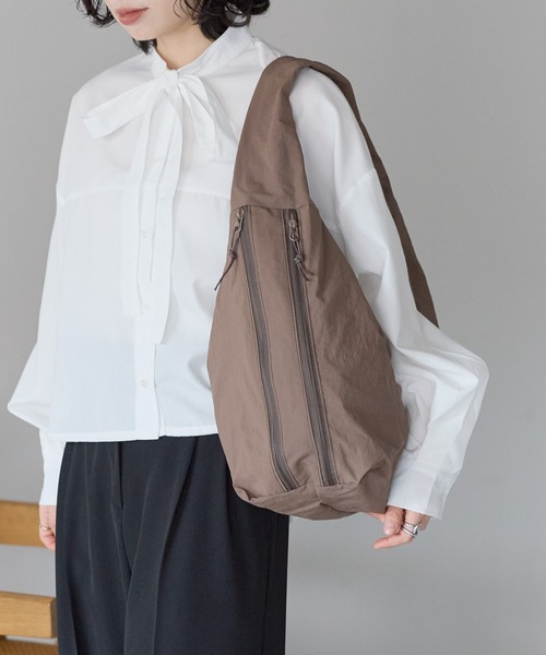 &MARKS(アンドマークス)の「N28【大容量・ポケット多数】ナイロンワンショルダーバッグ(ショルダーバッグ・レディース・ブラック/イエロー/ネイビー/ベージュ/レッド/ブラウン・FREE)」の16枚目の写真