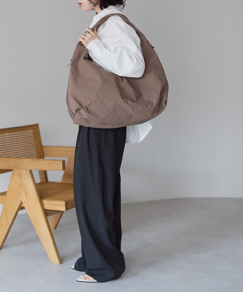 &MARKS(アンドマークス)の「N28【大容量・ポケット多数】ナイロンワンショルダーバッグ(ショルダーバッグ・レディース・ブラック/イエロー/ネイビー/ベージュ/レッド/ブラウン・FREE)」の18枚目の写真