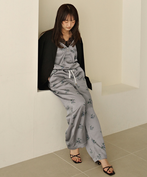 SLOBE IENA（スローブイエナ）の「Margaux Dereume × SLOBE lingerie キャミブラウス（キャミソール・レディース・ブルー/ブラック系その他・FREE）」の3枚目の写真