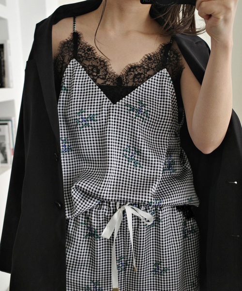 SLOBE IENA（スローブイエナ）の「Margaux Dereume × SLOBE lingerie キャミブラウス（キャミソール・レディース・ブルー/ブラック系その他・FREE）」の6枚目の写真