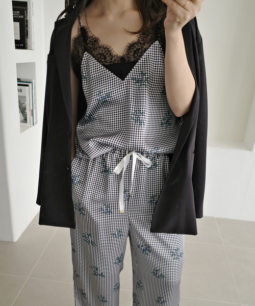 SLOBE IENA（スローブイエナ）の「Margaux Dereume × SLOBE lingerie キャミブラウス（キャミソール・レディース・ブルー/ブラック系その他・FREE）」の8枚目の写真