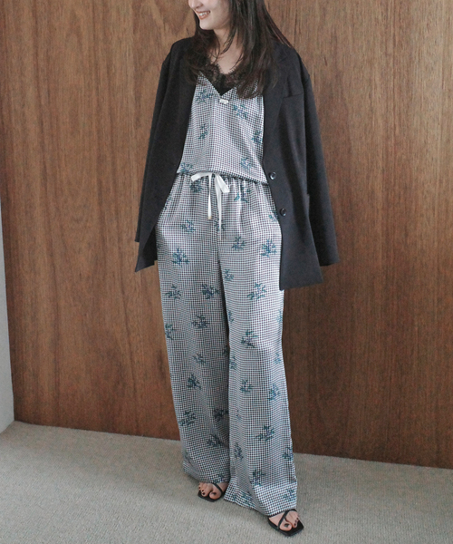 SLOBE IENA（スローブイエナ）の「Margaux Dereume × SLOBE lingerie キャミブラウス（キャミソール・レディース・ブルー/ブラック系その他・FREE）」の9枚目の写真