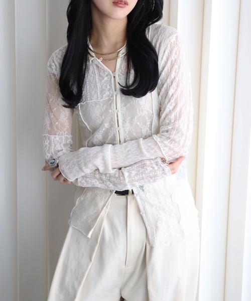 YENNA（イェンナ）の「パッチワークレース シアーフィットシャツカーディガン/襟付きカーディガン（カーディガン/ボレロ・レディース・ブラック/アイボリー・FREE）」の7枚目の写真