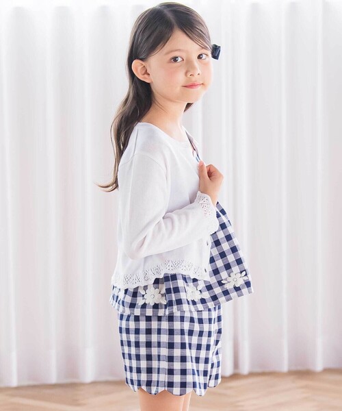 Tartine et Chocolat(タルティーヌエショコラ)の「【お揃い】ギンガムチェック花柄刺しゅうキャミソール+パンツ2点セット(セットアップ・キッズ・ブルー系その他2・120cm)」の4枚目の写真