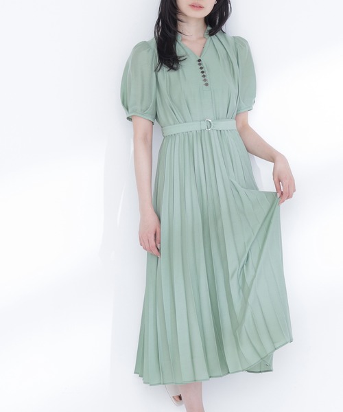 NATURAL BEAUTY BASIC（ナチュラルビューティーベーシック）の「フロントボタンプリーツワンピース（ワンピース・レディース・ライトグリーン/チャコールグレー/ベージュ・SMALL/MEDIUM）」の3枚目の写真