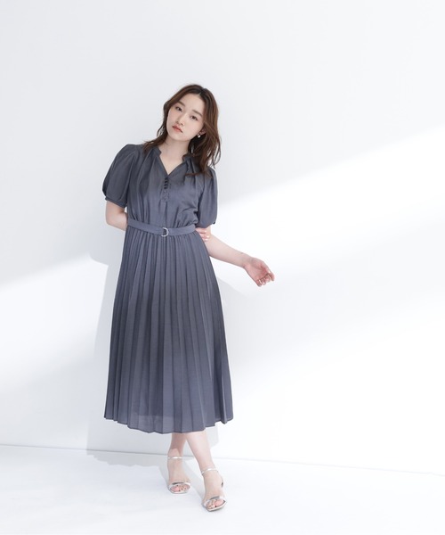 NATURAL BEAUTY BASIC（ナチュラルビューティーベーシック）の「フロントボタンプリーツワンピース（ワンピース・レディース・ライトグリーン/チャコールグレー/ベージュ・SMALL/MEDIUM）」の8枚目の写真