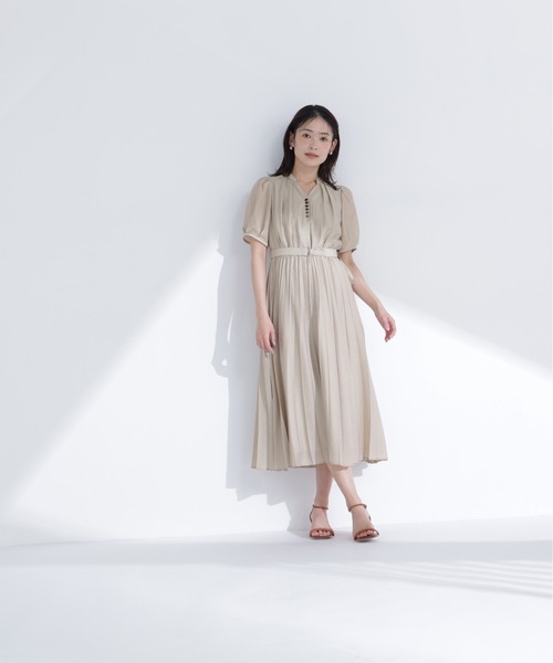 NATURAL BEAUTY BASIC（ナチュラルビューティーベーシック）の「フロントボタンプリーツワンピース（ワンピース・レディース・ライトグリーン/チャコールグレー/ベージュ・SMALL/MEDIUM）」の13枚目の写真