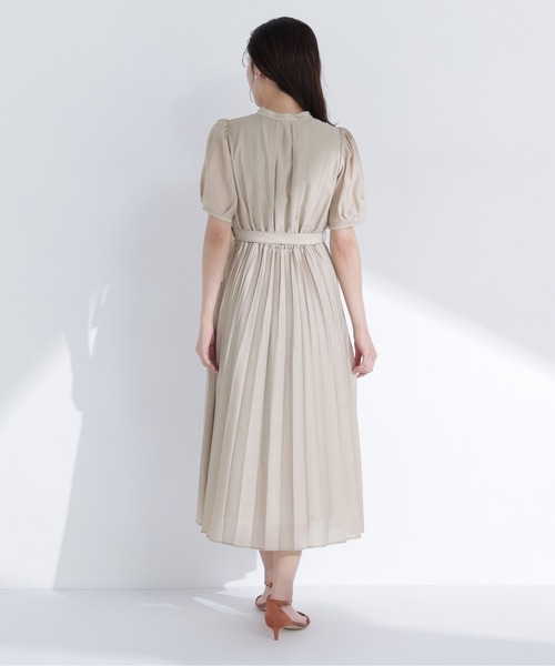 NATURAL BEAUTY BASIC（ナチュラルビューティーベーシック）の「フロントボタンプリーツワンピース（ワンピース・レディース・ライトグリーン/チャコールグレー/ベージュ・SMALL/MEDIUM）」の18枚目の写真