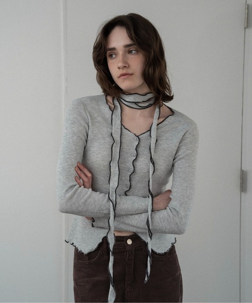 lawgy(ラウジー)の「bi color mellow tie cardigan / バイカラーメロウタイカーディガン(カーディガン/ボレロ・レディース・アイボリー/グレー・FREE)」の2枚目の写真