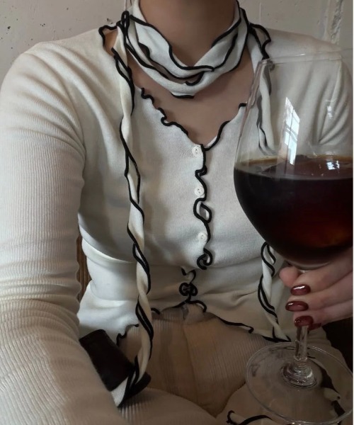 lawgy(ラウジー)の「bi color mellow tie cardigan / バイカラーメロウタイカーディガン(カーディガン/ボレロ・レディース・アイボリー/グレー・FREE)」の13枚目の写真