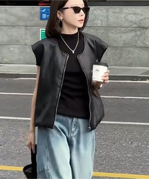 ストリートスタイルのクールなショートベスト