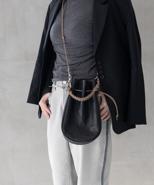 PR01.（ピーアールワン）の「SENTI Dyneema Leather MEDICINE BAG L+HAND STRAP / ダイニーマレザー メディスンバッグ L+ハンドストラップ（ショルダーバッグ・メンズ・ブラック系その他/ブラック・FREE）」の14枚目の写真