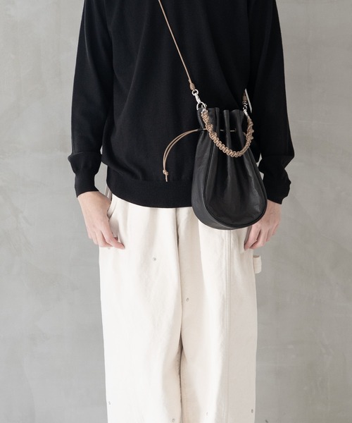 PR01.（ピーアールワン）の「SENTI Dyneema Leather MEDICINE BAG L+HAND STRAP / ダイニーマレザー メディスンバッグ L+ハンドストラップ（ショルダーバッグ・メンズ・ブラック系その他/ブラック・FREE）」の17枚目の写真