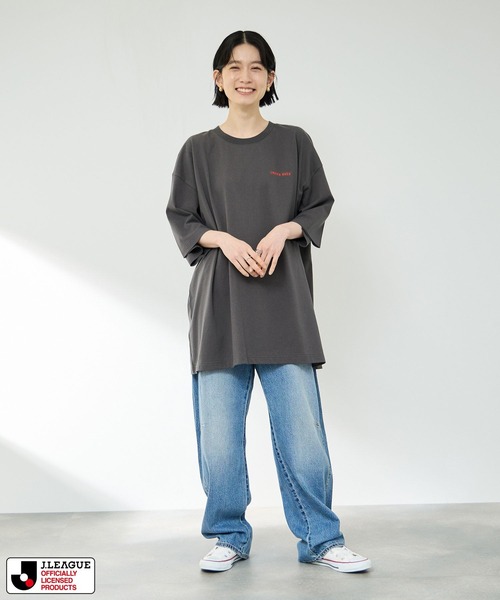 Mac-House(マックハウス)の「【J.LEAGUE / Jリーグ】【浦和レッズ/URAWA REDS】デザインTシャツ /Jリーグ(Tシャツ/カットソー・メンズ・チャコールグレー/ホワイト・M/L)」の5枚目の写真