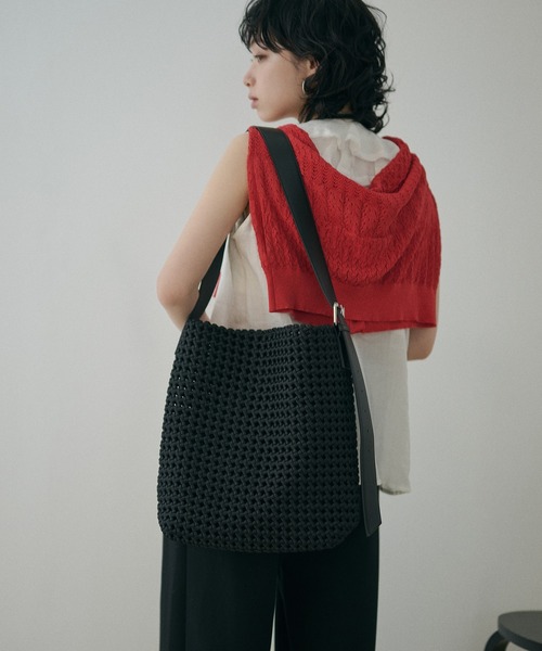 LAULEN(ローレン)の「leather belt mesh bucket shoulder bag /レザータッチメッシュバケットショルダーバッグ(ショルダーバッグ・レディース・ブラック/ベージュ・FREE)」の11枚目の写真