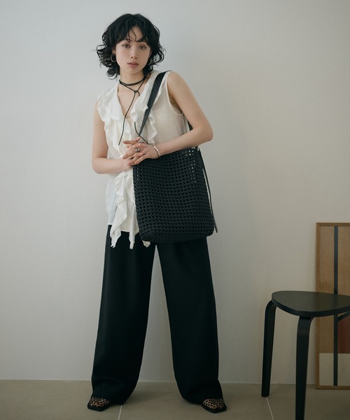 LAULEN(ローレン)の「leather belt mesh bucket shoulder bag /レザータッチメッシュバケットショルダーバッグ(ショルダーバッグ・レディース・ブラック/ベージュ・FREE)」の7枚目の写真