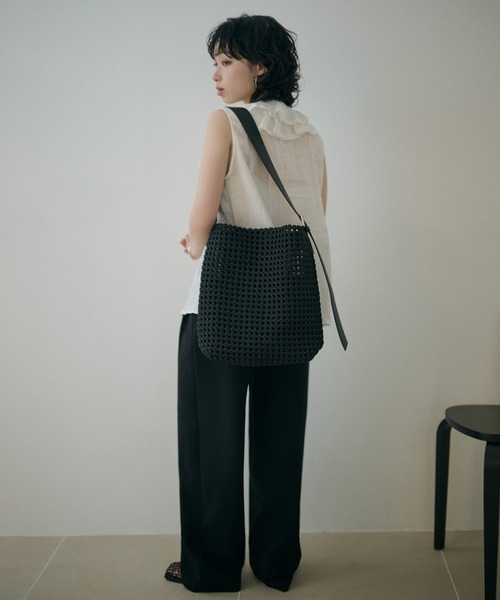 LAULEN(ローレン)の「leather belt mesh bucket shoulder bag /レザータッチメッシュバケットショルダーバッグ(ショルダーバッグ・レディース・ブラック/ベージュ・FREE)」の5枚目の写真
