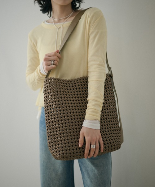 LAULEN(ローレン)の「leather belt mesh bucket shoulder bag /レザータッチメッシュバケットショルダーバッグ(ショルダーバッグ・レディース・ブラック/ベージュ・FREE)」の19枚目の写真