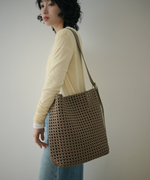 LAULEN(ローレン)の「leather belt mesh bucket shoulder bag /レザータッチメッシュバケットショルダーバッグ(ショルダーバッグ・レディース・ブラック/ベージュ・FREE)」の18枚目の写真