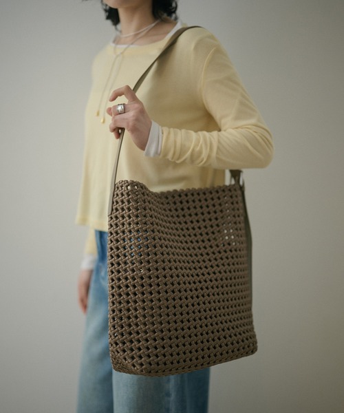 LAULEN(ローレン)の「leather belt mesh bucket shoulder bag /レザータッチメッシュバケットショルダーバッグ(ショルダーバッグ・レディース・ブラック/ベージュ・FREE)」の17枚目の写真
