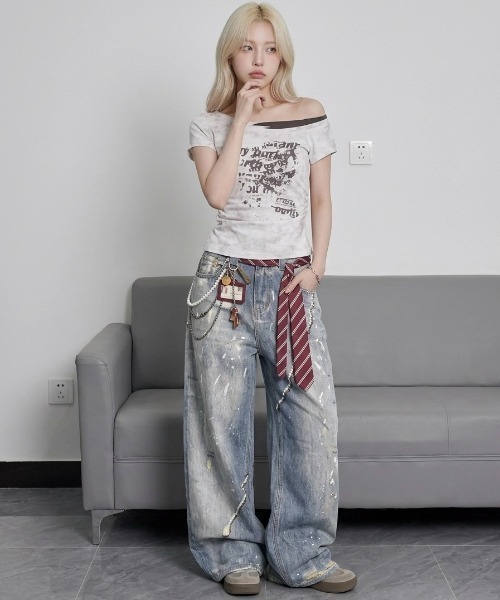 .KOM（ドットコム）の「A'GEM/9 × .kom 『.KOM/ドットケーオーエム』ヴィンテージウォッシュグラフィックトップス（Tシャツ/カットソー・レディース・ホワイト/ブラック・FREE）」の5枚目の写真