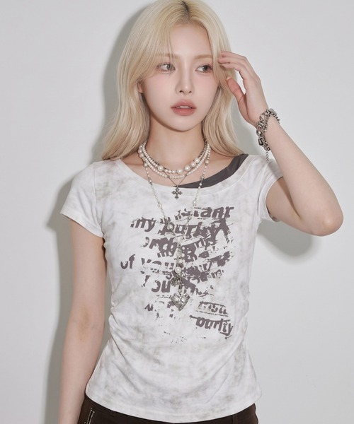 .KOM（ドットコム）の「A'GEM/9 × .kom 『.KOM/ドットケーオーエム』ヴィンテージウォッシュグラフィックトップス（Tシャツ/カットソー・レディース・ホワイト/ブラック・FREE）」の4枚目の写真