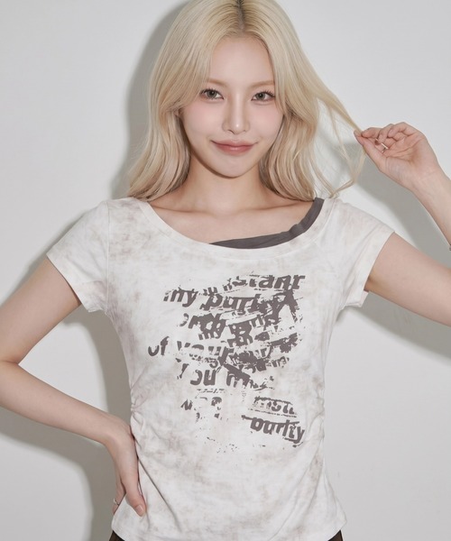 .KOM（ドットコム）の「A'GEM/9 × .kom 『.KOM/ドットケーオーエム』ヴィンテージウォッシュグラフィックトップス（Tシャツ/カットソー・レディース・ホワイト/ブラック・FREE）」の3枚目の写真