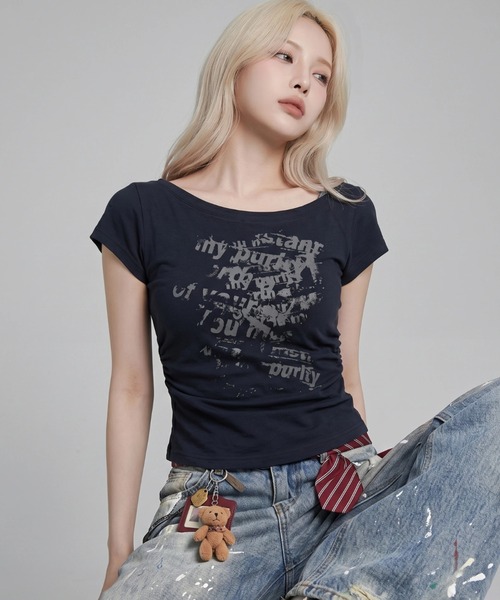 .KOM（ドットコム）の「A'GEM/9 × .kom 『.KOM/ドットケーオーエム』ヴィンテージウォッシュグラフィックトップス（Tシャツ/カットソー・レディース・ホワイト/ブラック・FREE）」の7枚目の写真