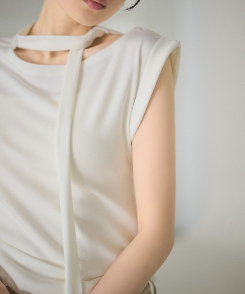 LAULEN(ローレン)の「choker neck french sleeve tops /チョーカーリボンフレンチスリーブトップス(Tシャツ/カットソー・レディース・ダークグレー/アイボリー/ホワイト・FREE)」の14枚目の写真