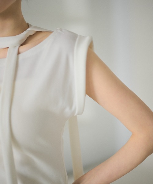 LAULEN(ローレン)の「choker neck french sleeve tops /チョーカーリボンフレンチスリーブトップス(Tシャツ/カットソー・レディース・ダークグレー/アイボリー/ホワイト・FREE)」の16枚目の写真
