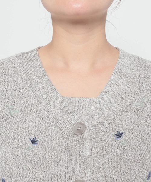 mysty woman（ミスティウーマン）の「刺繍ニットアンサンブル半袖　713243（カーディガン/ボレロ・レディース・グレー/オフホワイト/ブラック・FREE）」の8枚目の写真