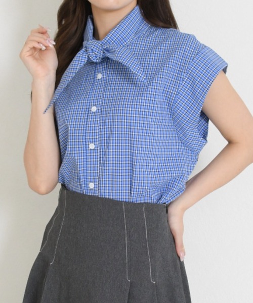 MISCH MASCH(ミッシュマッシュ)の「2026春夏新作 一部店舗限定 ミニマルノースリーブシャツ(シャツ/ブラウス・レディース・ブルー/ホワイト・フリ-)」の19枚目の写真