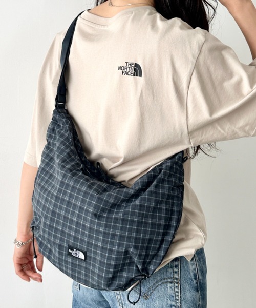 THE NORTH FACE(ザノースフェイス)の「THE NORTH FACE(ザ・ノースフェイス)/ショルダーバッグ ハーフムーンバッグ ホーボーバッグ /BREEZE CROSS BAG M(バックパック/リュック・レディース・ダークグレー/ブラック/ホワイト・FREE)」の3枚目の写真