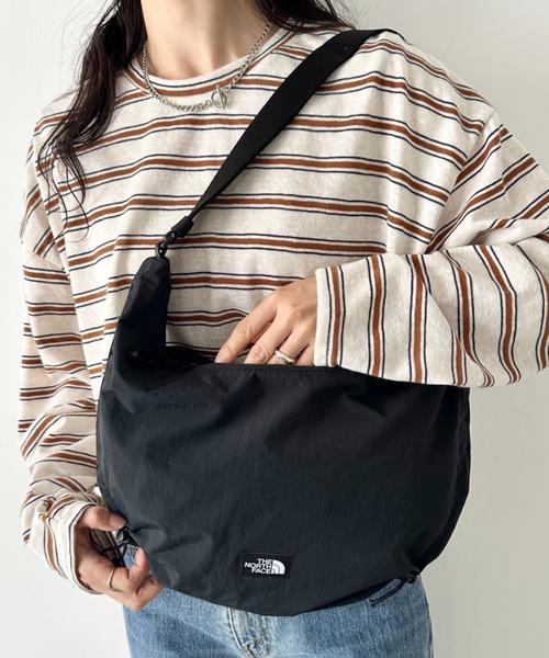 THE NORTH FACE(ザノースフェイス)の「THE NORTH FACE(ザ・ノースフェイス)/ショルダーバッグ ハーフムーンバッグ ホーボーバッグ /BREEZE CROSS BAG M(バックパック/リュック・レディース・ダークグレー/ブラック/ホワイト・FREE)」の1枚目の写真