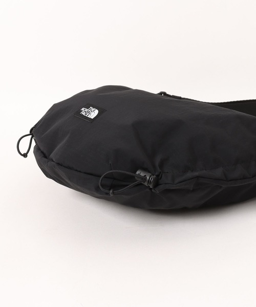 THE NORTH FACE(ザノースフェイス)の「THE NORTH FACE(ザ・ノースフェイス)/ショルダーバッグ ハーフムーンバッグ ホーボーバッグ /BREEZE CROSS BAG M(バックパック/リュック・レディース・ダークグレー/ブラック/ホワイト・FREE)」の13枚目の写真