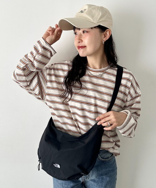 THE NORTH FACE(ザノースフェイス)の「THE NORTH FACE(ザ・ノースフェイス)/ショルダーバッグ ハーフムーンバッグ ホーボーバッグ /BREEZE CROSS BAG M(バックパック/リュック・レディース・ダークグレー/ブラック/ホワイト・FREE)」の18枚目の写真