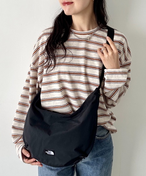 THE NORTH FACE(ザノースフェイス)の「THE NORTH FACE(ザ・ノースフェイス)/ショルダーバッグ ハーフムーンバッグ ホーボーバッグ /BREEZE CROSS BAG M(バックパック/リュック・レディース・ダークグレー/ブラック/ホワイト・FREE)」の19枚目の写真